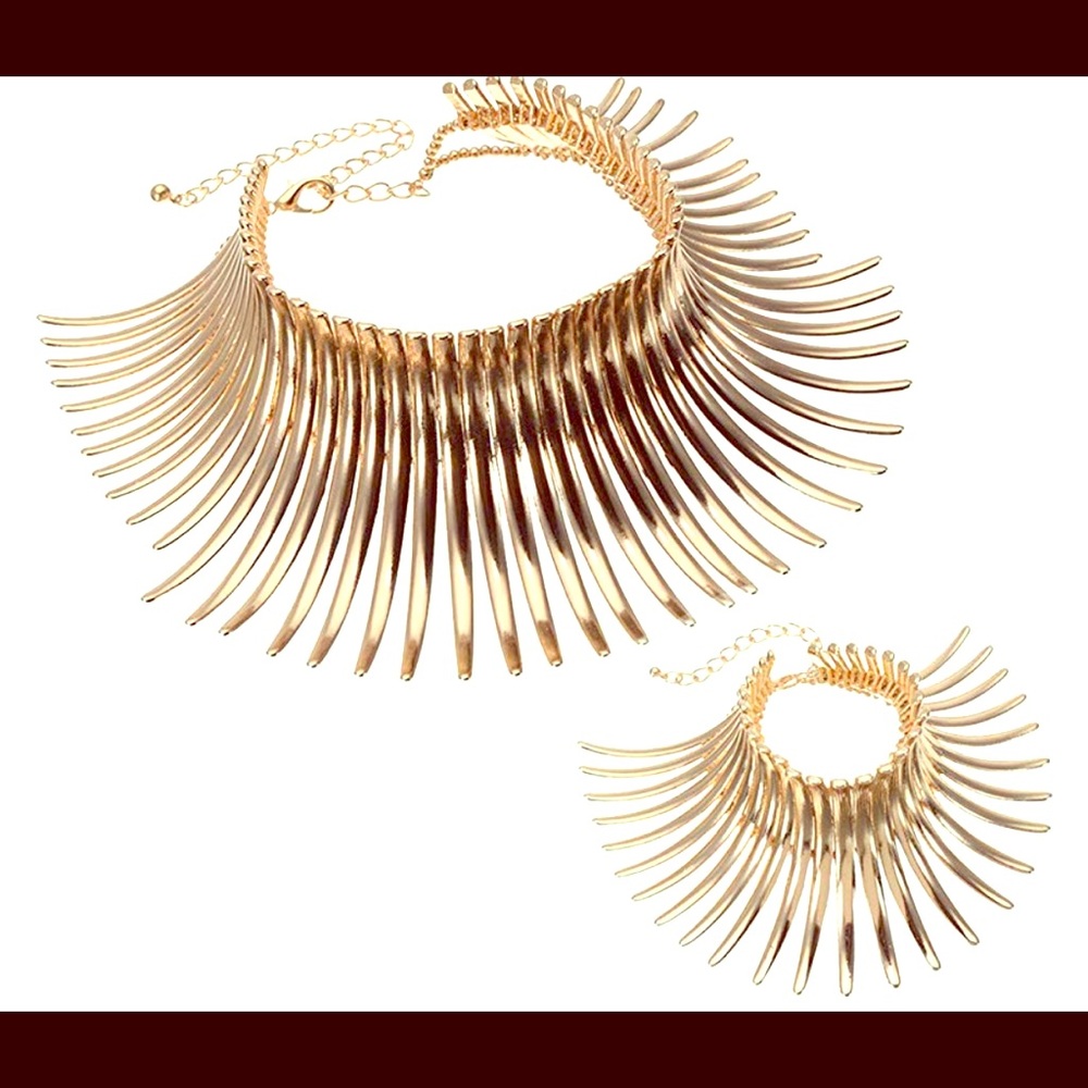 Statement choker necklace with matching bracelet